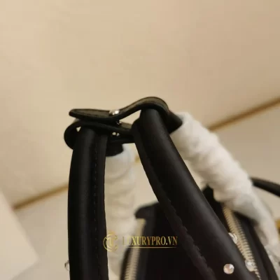 tui xach prada milano 7