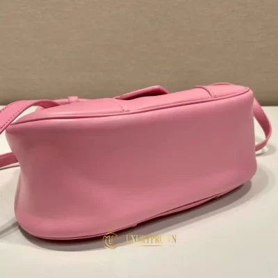 tui deo cheo nu prada 6 4