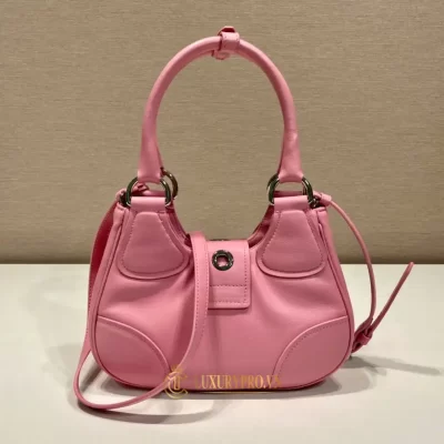 tui deo cheo nu prada 7 4