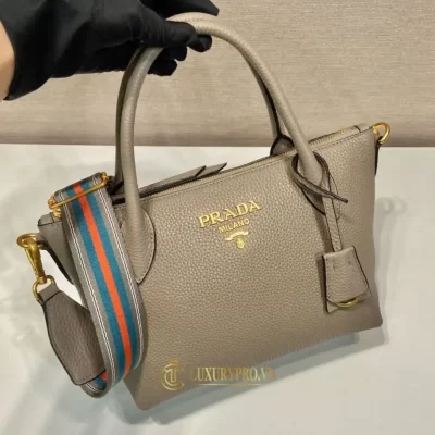 tui deo cheo prada gia re 1 2