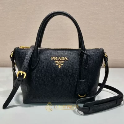 tui deo cheo prada gia re 3