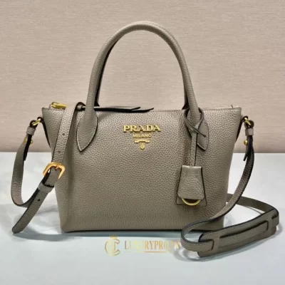 tui deo cheo prada gia re 4 2