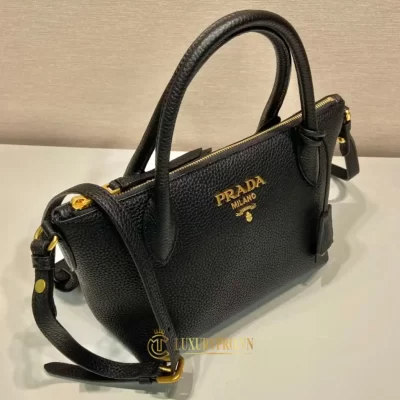 tui deo cheo prada gia re 5