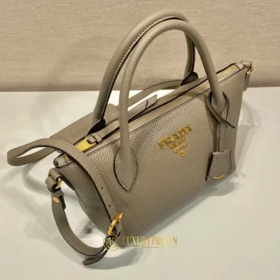 tui deo cheo prada gia re 6 2