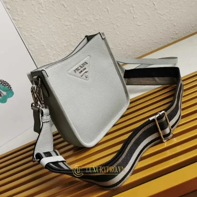 tui deo cheo prada nu 1 6