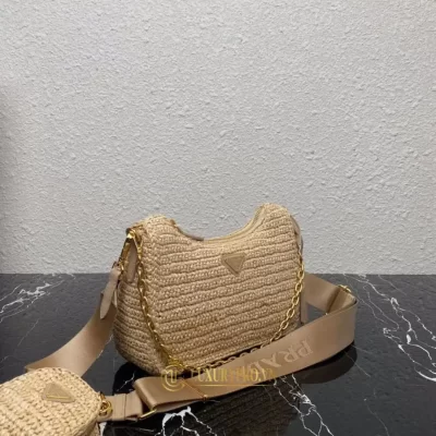 tui deo cheo prada nu 2 4