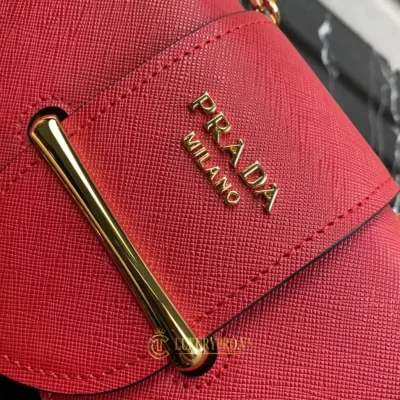 tui deo cheo prada nu 2 7