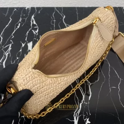 tui deo cheo prada nu 3 4