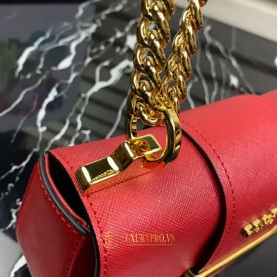 tui deo cheo prada nu 3 7