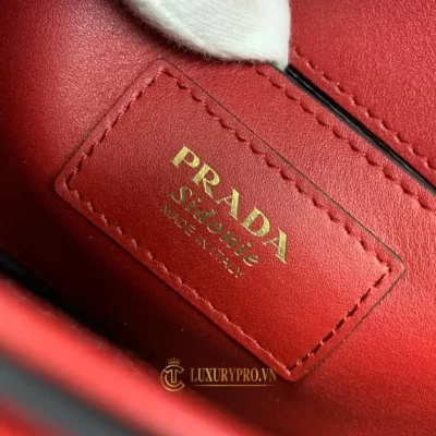 tui deo cheo prada nu 4 7