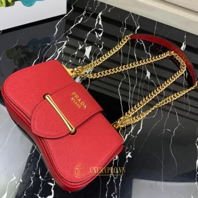 tui deo cheo prada nu 7 7