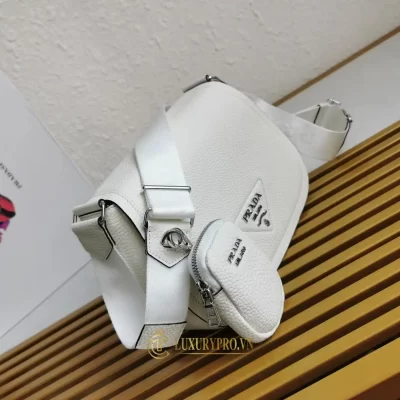 tui deo cheo prada sieu cap 1